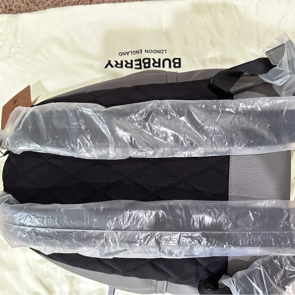 NWT Burberry Abbeydale Leather Logo Backpack Charcoal Grey - Picture 8 of 10